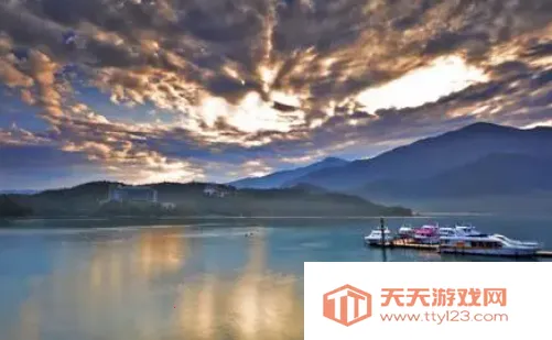 朝露相机(特效相机软件) 朝露相机(特效相机软件)