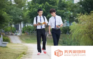 ������԰У��app���ذ�װ